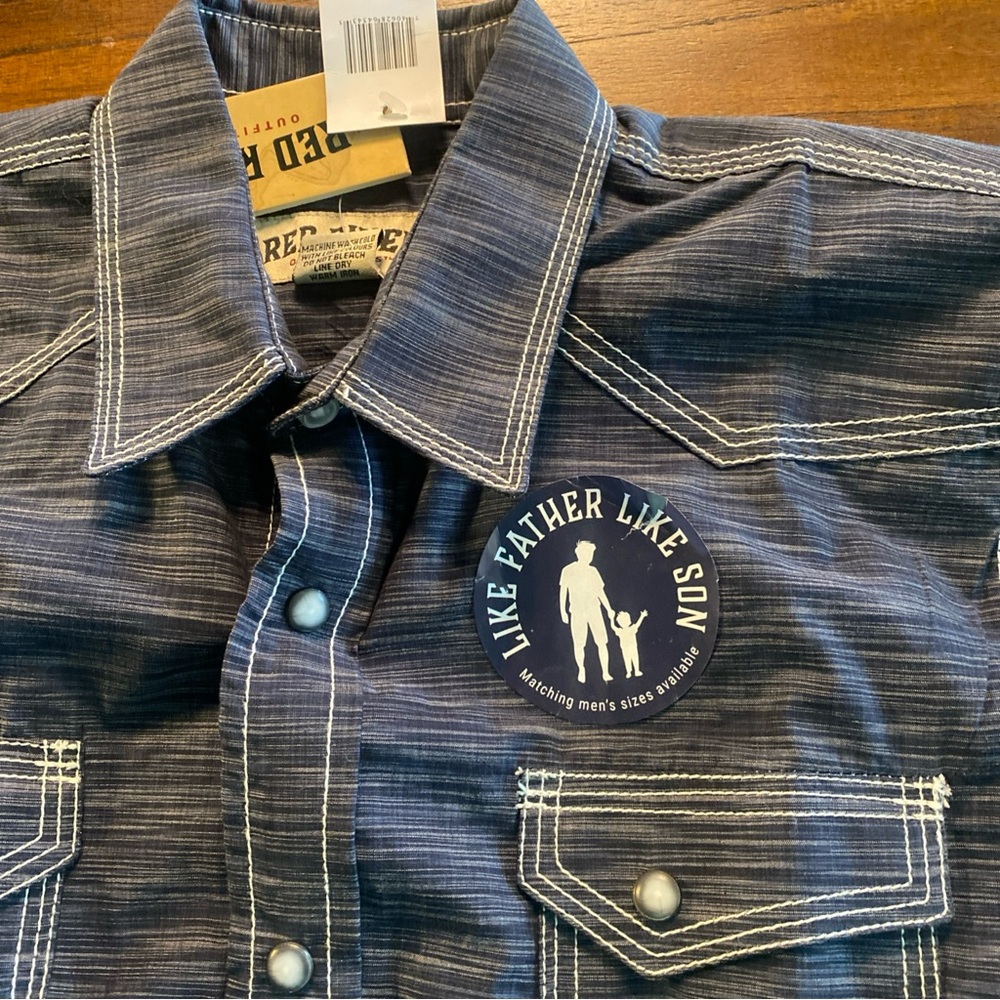 Red River Outfitters long sleeved shirt, New with tags, XL Junior Blue